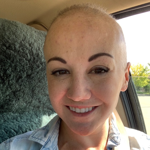 Meet your Posher, Amanda - Picture 2 of 6